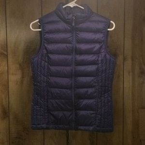 Woman’s 32 degrees Blue vest size M